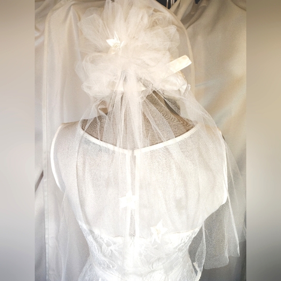 2 Pc: Lace Wedding Dress+ Cap Veil, White Sleeveless, Sequin & Beaded Cap, 4 - Picture 5 of 16